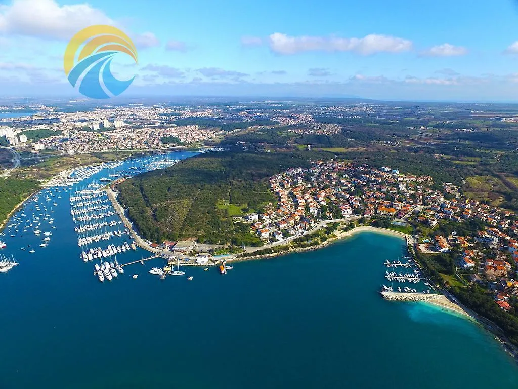 Apartments Kosovka 1398 Pjescana Uvala 0*,  Croatia
